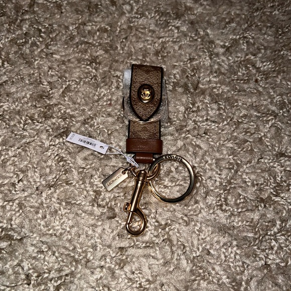 NWT!! Coach Trigger Snap Bag Charm In Signature Canvas - Picture 2 of 5
